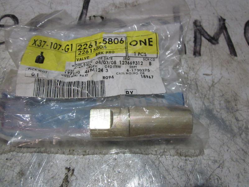 Gm ac delco oem part 22615806 brake proportioning valve (shelf a31 bin 17)