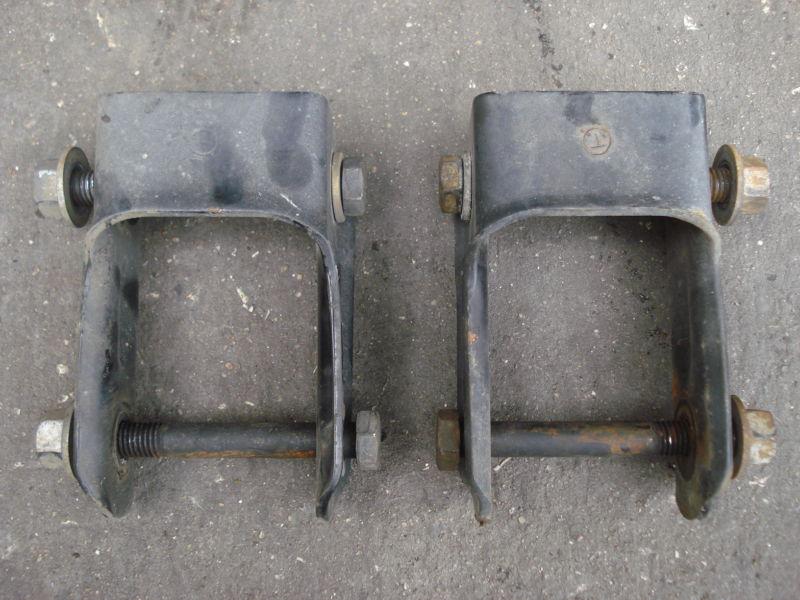 Sell 2 LEAF SPRING SHACKLE HANGER MOUNT CHEVY S10 TRUCK SONOMA BLAZER