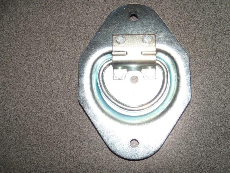 D-rings (4) flush mount