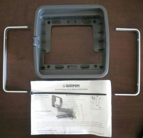 Garmin quick release flush mount kit 010-10447-04 ***new ***free us shipping