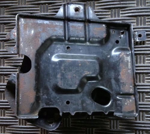 1996 oem 96 geo metro lsi  battery tray very good condition