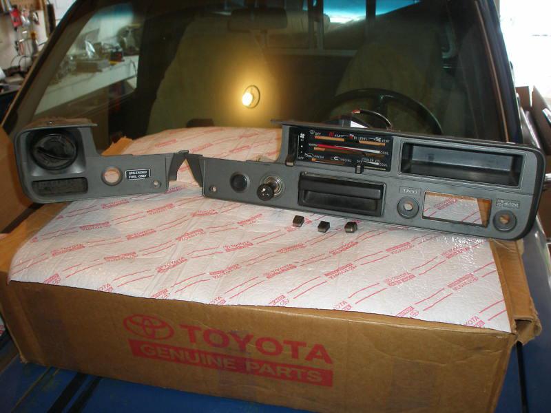 1979 1980 1981 toyota pickup truck 20r 22r delux dash panel radio bezel trim