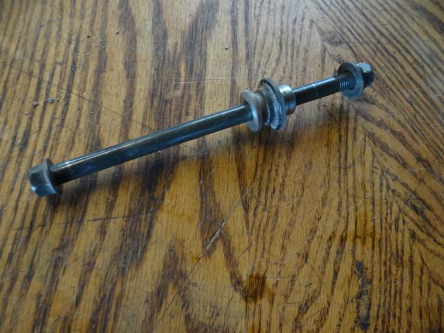 2003_yamaha_pw80_pw-80_50_front wheel axle+spacer+nut_shaft