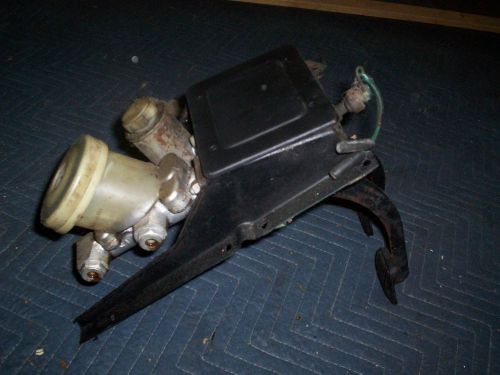 Mg midget peddle box with lid/master and clutch cylinders