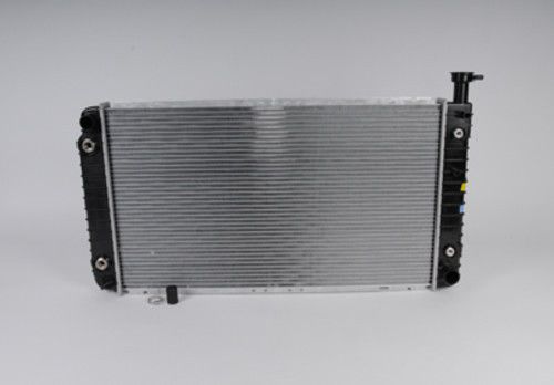 New! oem radiator 52489551 acdelco 21370   gm gmc g1500 g10 g20 g2500 g30 gm3500