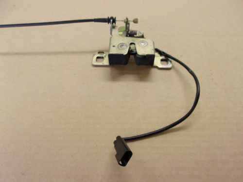 Jaguar xk8 1997 to mid 2001 (to vin a17614) trunk latch for convertible gja3500a