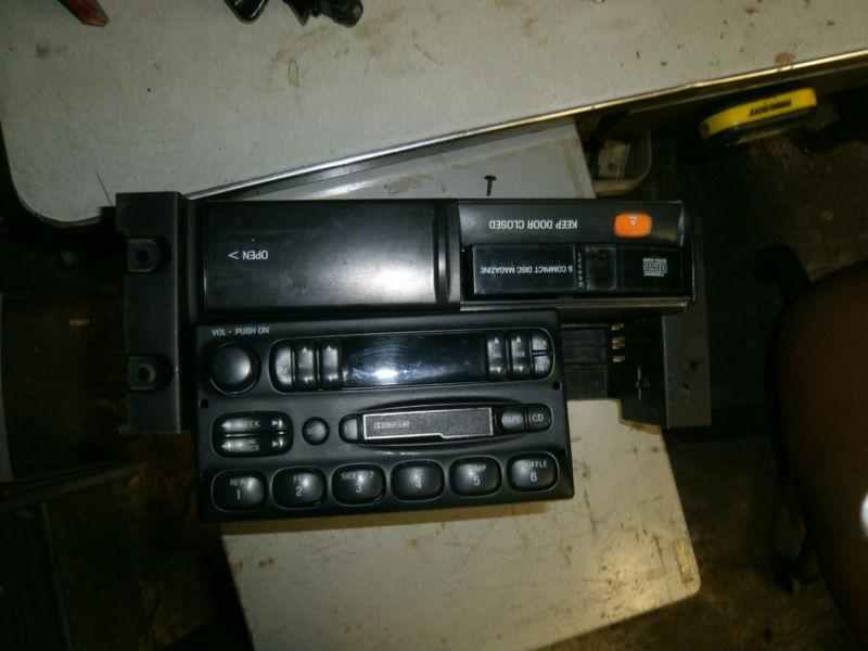 1995 1996 1997 1998 1999  ford radio with cd changer and console mount