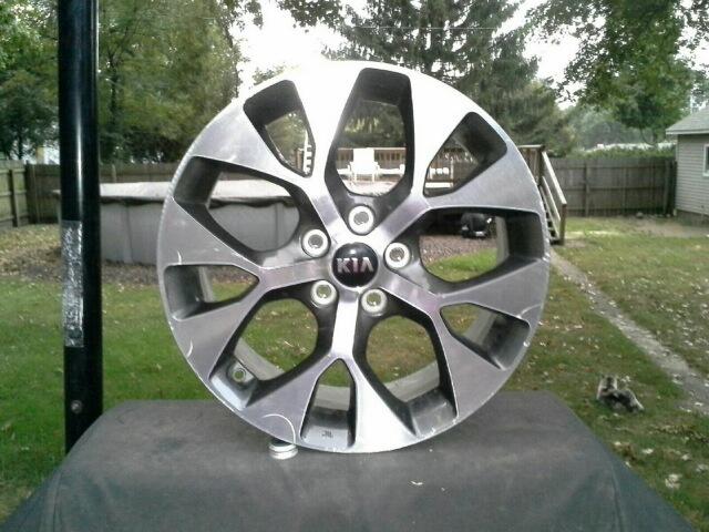 2013 kia soul 18"  wheel
