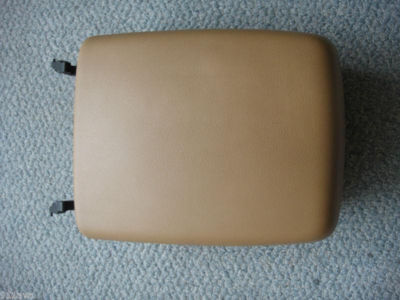  porsche cayenne turbo s s v6  arm rest tan  glove box cover with glovebox