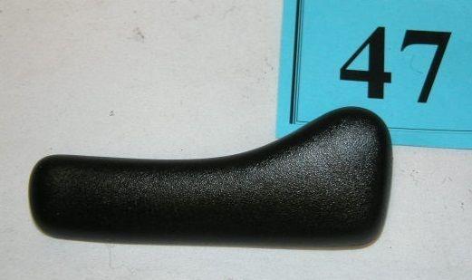 93-02 camaro firebird passenger rh side black plastic  t-top release handle nice