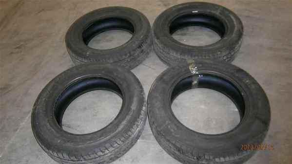 Crosstek nitto 235/65/r18 set of 4 tires 10/32nds lkq