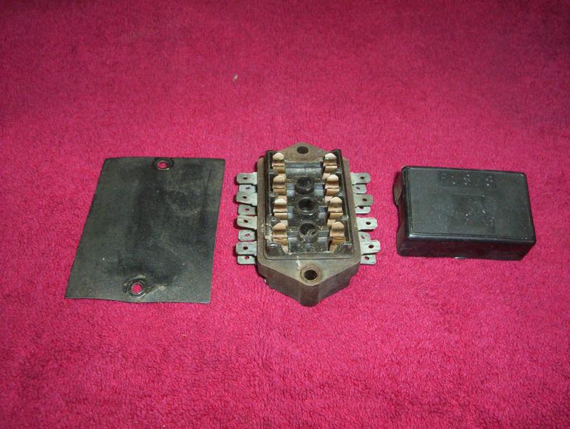 Mgb fuse block with cover