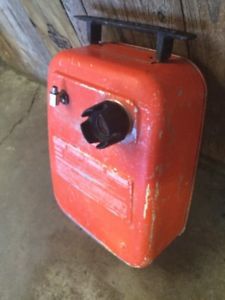 Vintage outboard motor boat gas tank fuel tank chrysler tote 6 us gallon can