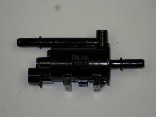 Suzuki evap vapor purge canister vacuum switch control valve sensor 1997278 vsv