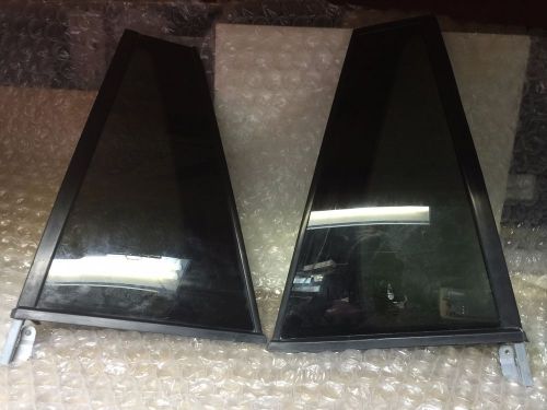 Land rover pilkington sundym toughened rear window left and right