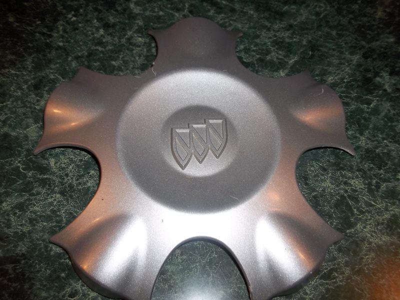 * center cap for 15 inch factory rim - buick lesabre / 2000-2001 / silver