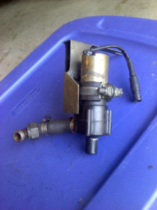 Porsche 944 turbo auxilary water pump with mounting bracket