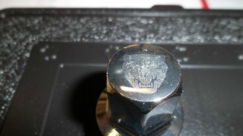 Oem jaguar growler etched chrome plated lug nuts #c2d20072