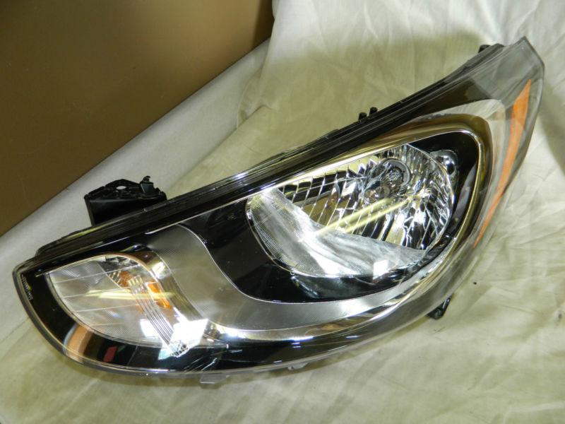 Oem 2012-2013 hyundai accent left / driver side halogen headlight #92101-1r010