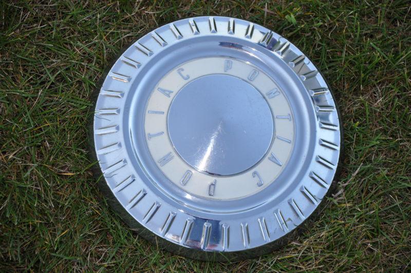 Vintage pontiac hubcap (one) used