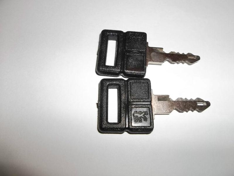 2 vintage 1985-86  peugeot 505 neiman france keys w/ peugeot logo
