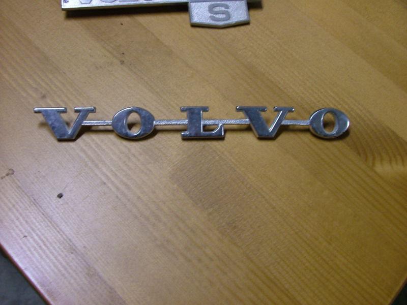 Volvo 140 trunk / tailgate badge-142-144 and 144s badge original equipment