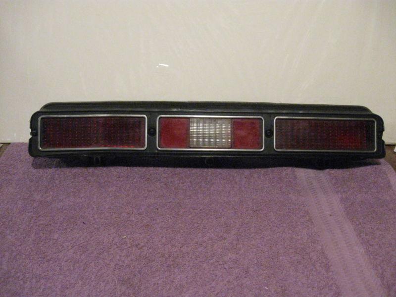 1972 chevy impala drivers side taillight assy nice shape 72 caprice bel air 