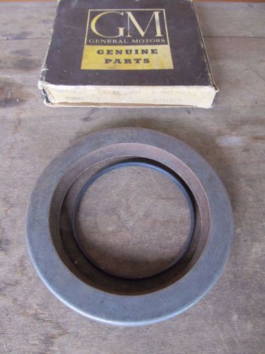 Nos 1954-1965 chevrolet med-duty truck rear bearing wheel seal gm pn 3717672