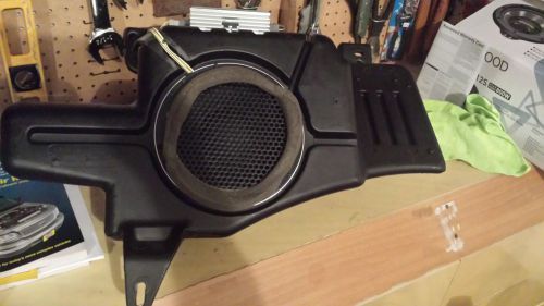 2006 ford expedition oem woofer w/ amp