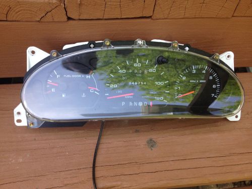 Ford taurus 2001 speedometer/gauge cluster 49k +