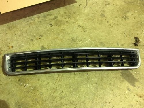 03&#039; audi a4 lower grille assembly # 7480-04078085