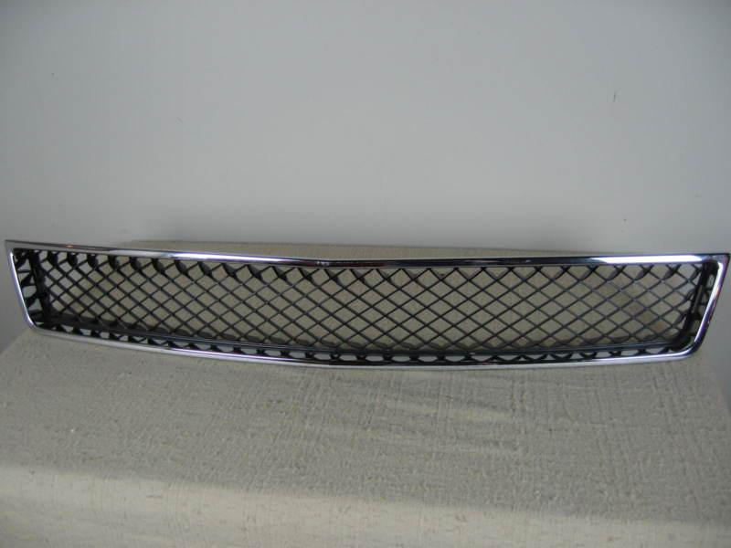 New oem chevrolet grill  suburban tahoe avalanche 07 08 09 10 11 12