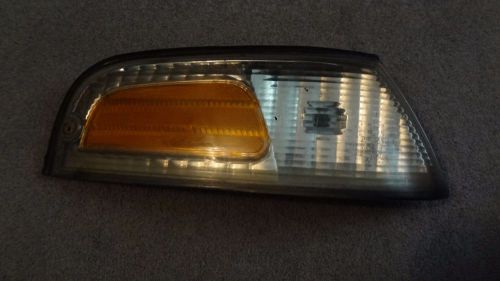 1998-2011 ford crown victoria marker light housing right side passenger oem used