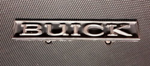 Buick grille emblem nameplate oem 1242104 pmc1