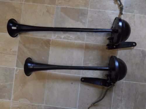 1937 through 1948 chevrolet dual trumpet horns pair works