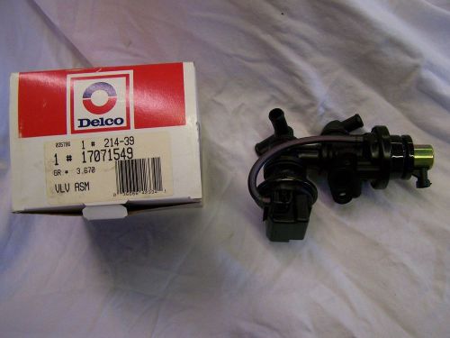 Corvette nos 1981 only air check valve assembly #17071549 box dated 94
