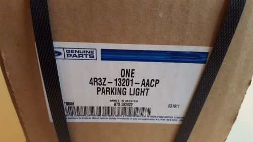 Oem new 2005-2009 ford mustang lh front bumper parking light 4r3z13201aacp