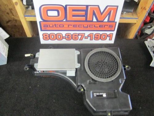 2003-2005 toyota 4runner rear speaker and amp 86150-0w040