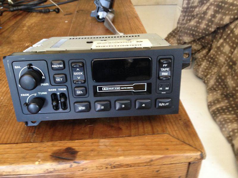 2000 dodge voyager radio cassette am/fm jeep chrysler
