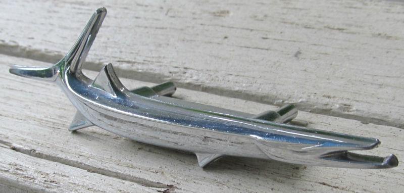 Nos 1966 plymouth barracuda 'cuda grille emblem chrome fish 