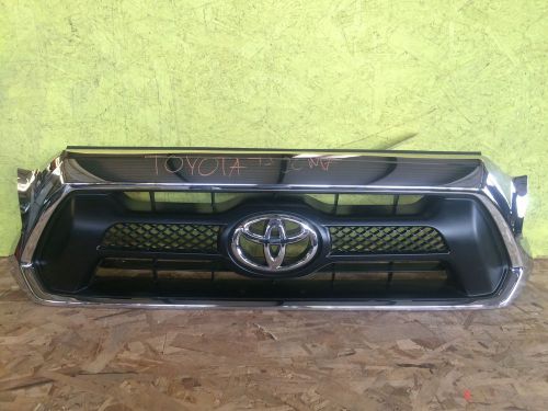 12-15 toyota tacoma upper front grille oem chrome