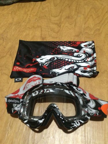 Oakley tld  motocross youth goggles xs o frame w/ clear lens 57-930 troy lee mx