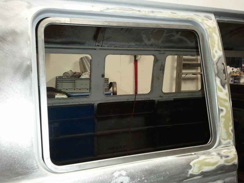 Vw volkswagen split window transporter kombi bus pop out bare window frame t2