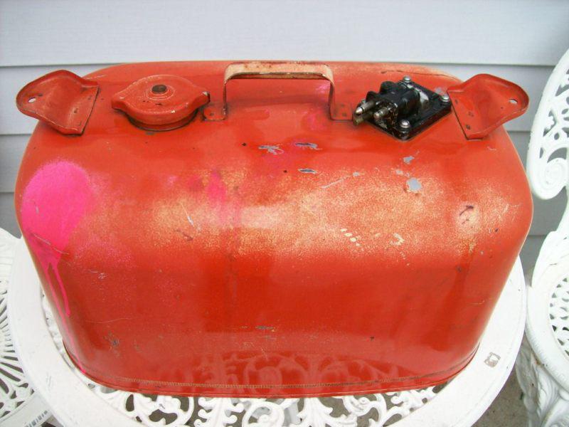 Evenrude gas tank for boat