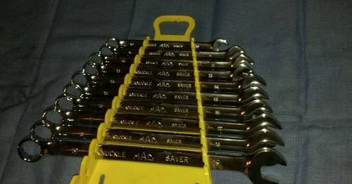 Mac tools metric wrench set w/ rack.