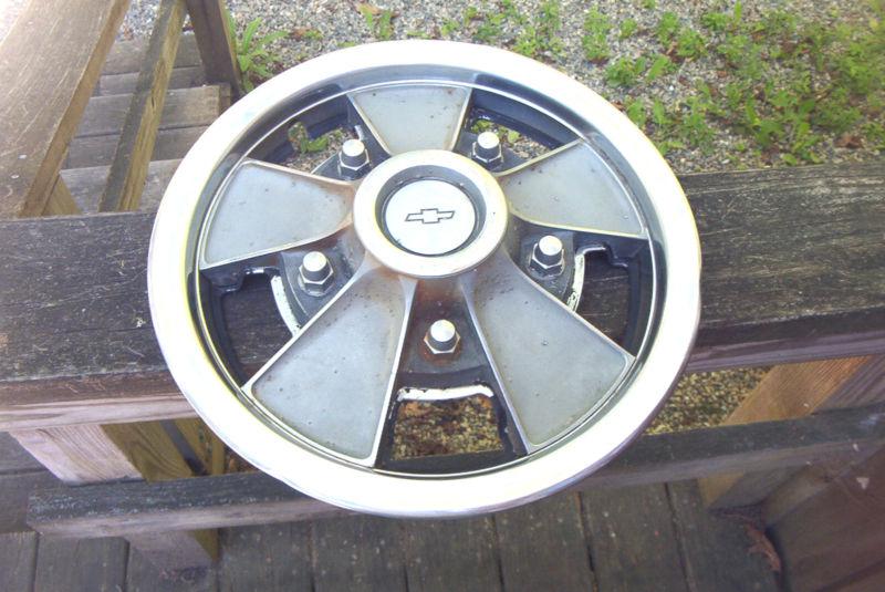Oe 1965-66 chevy 14 inch mag style wheelcover, driver quality or restore 3954