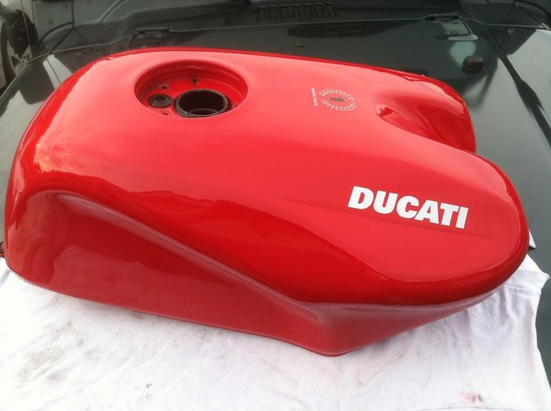 Ducati 996 fuel gas tank red excellent condition - champions edition
