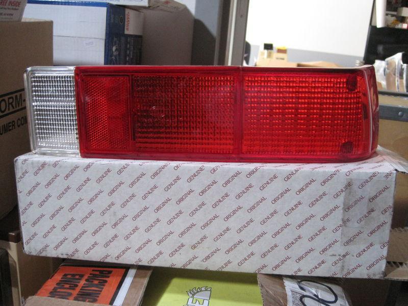 Oe genuine porsche usa  new right taillight lens