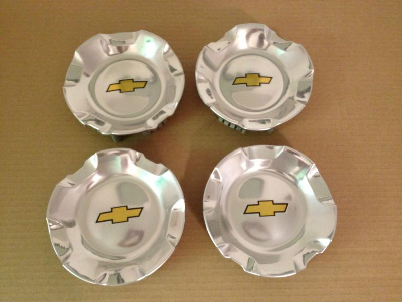 2011 chevrolet tahoe center caps polished set of (4)   ** great condition **