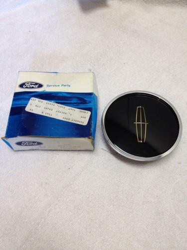 Nos oem ford lincoln continental wheel center cap e3vy-1141-a